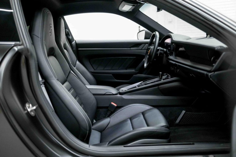 Porsche 992 Carrera GTS