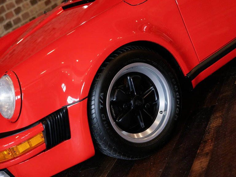 Porsche 911 Carrera 3.2 Speedster