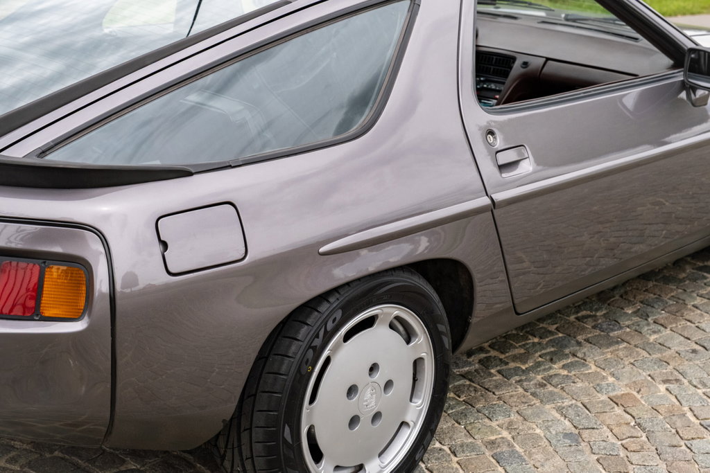 Porsche 928 S