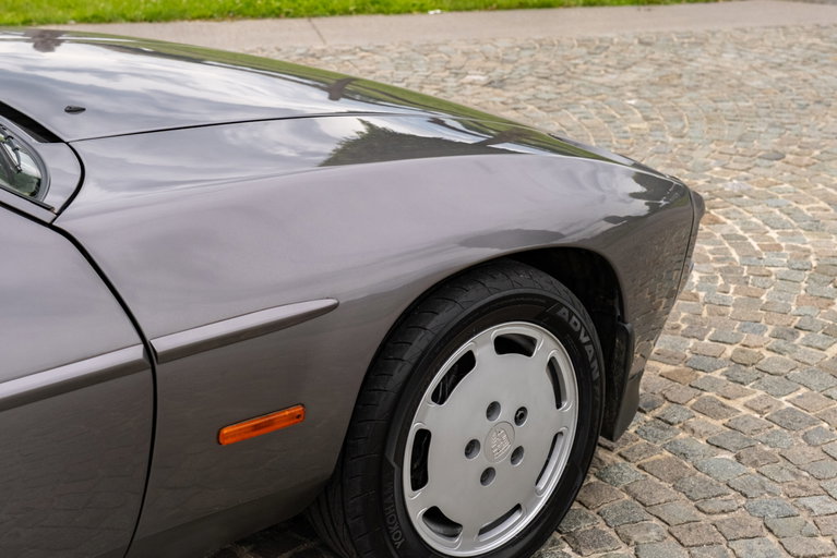 Porsche 928 S