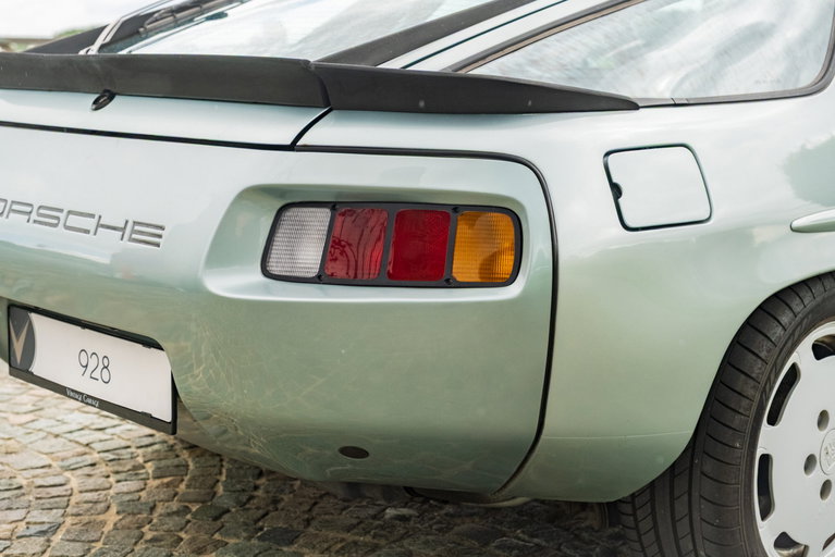 Porsche 928 S