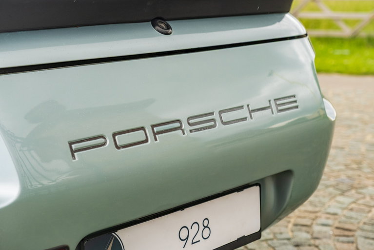 Porsche 928 S