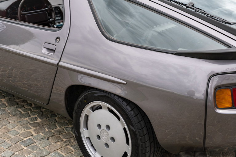 Porsche 928 S