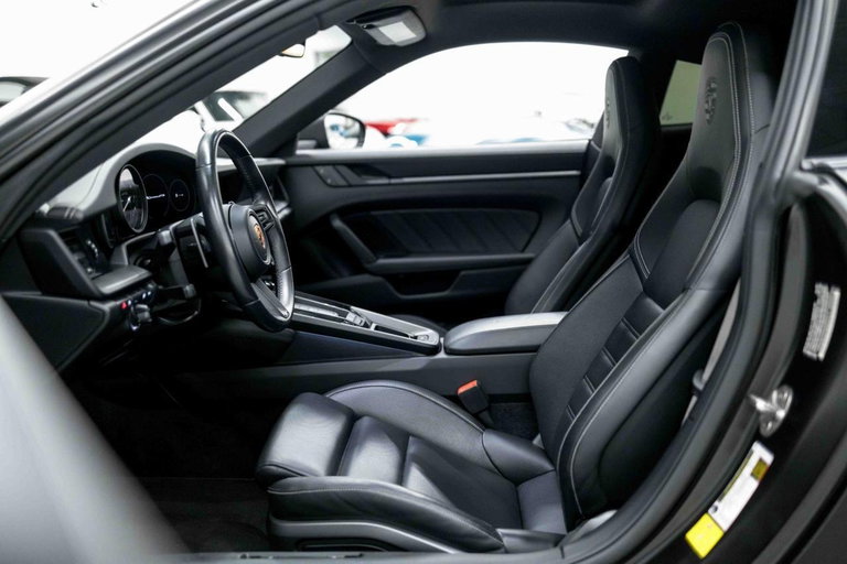 Porsche 992 Carrera GTS