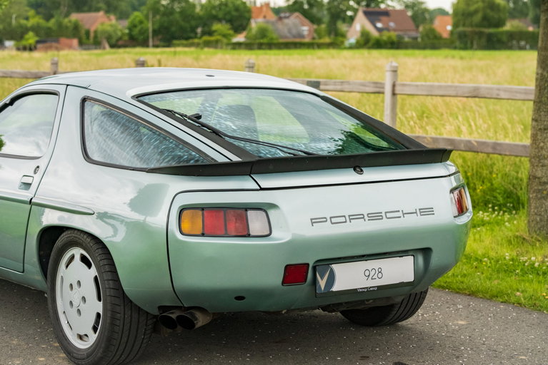 Porsche 928 S