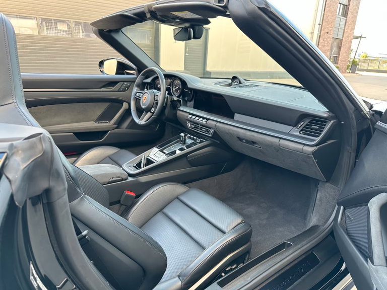 Porsche 992 Carrera GTS