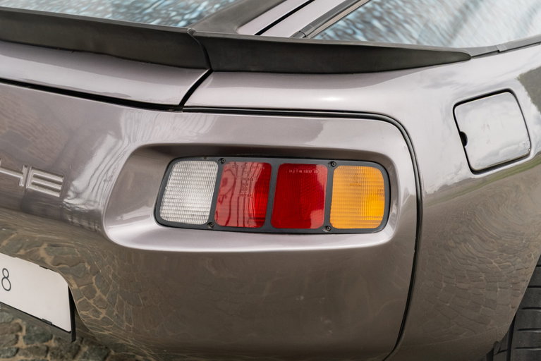 Porsche 928 S