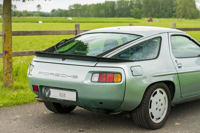 Porsche 928 S