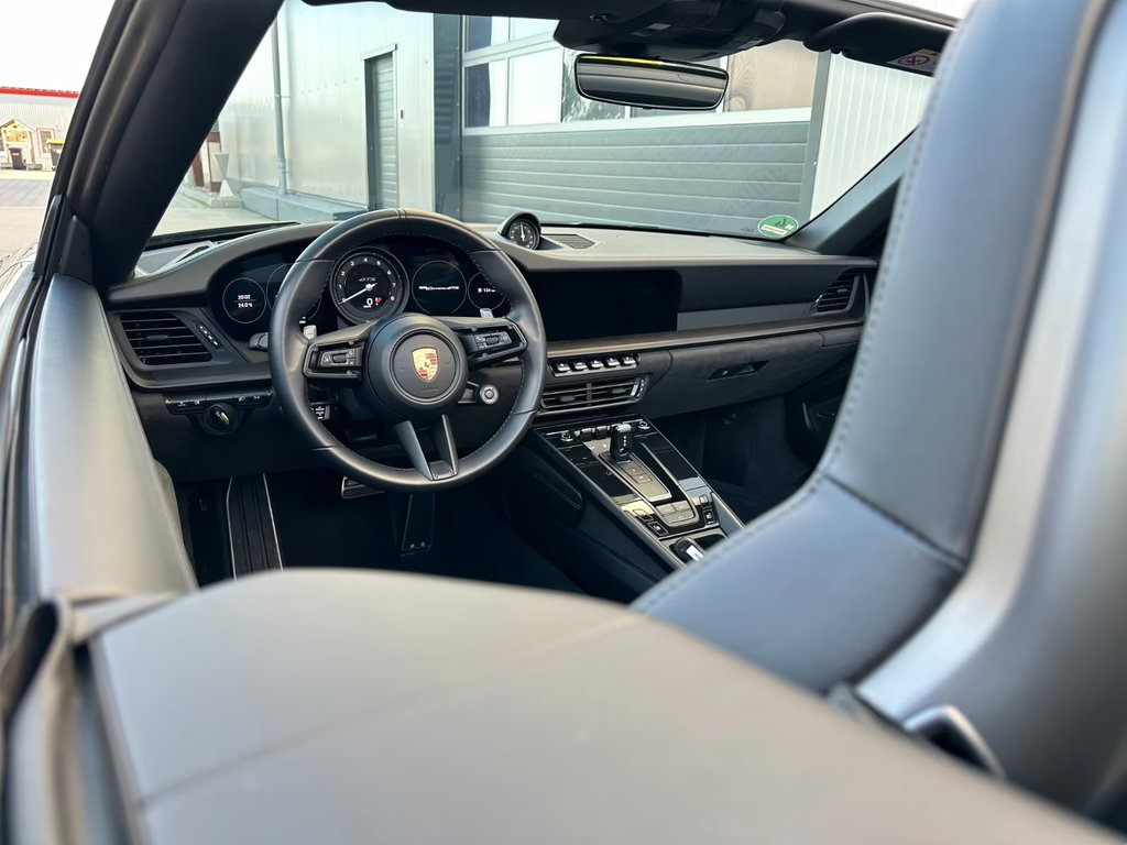 Porsche 992 Carrera GTS