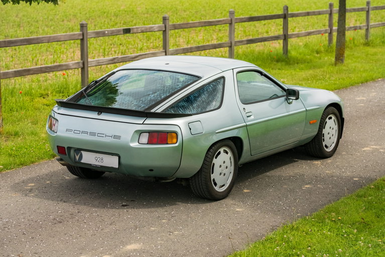 Porsche 928 S