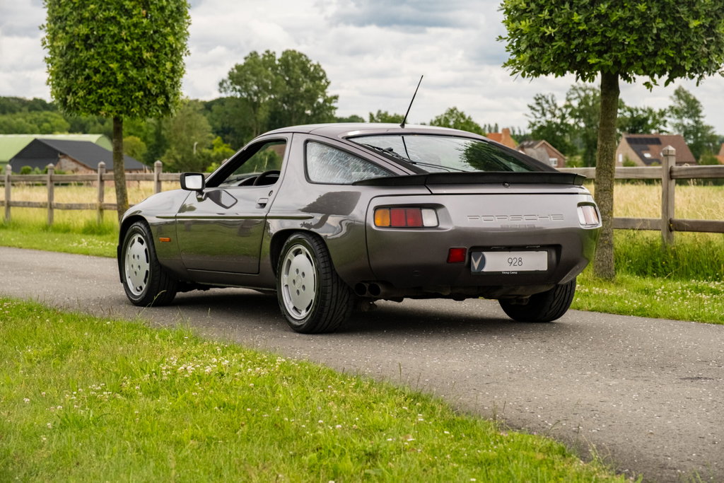 Porsche 928 S