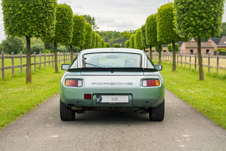 Porsche 928 S