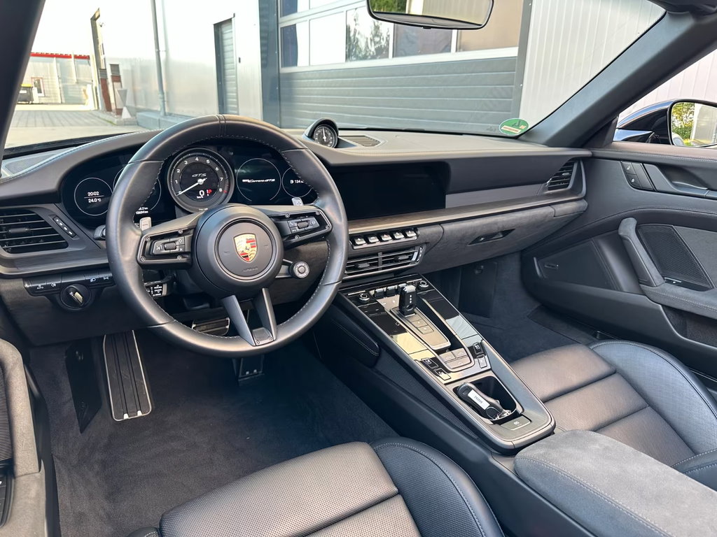 Porsche 992 Carrera GTS
