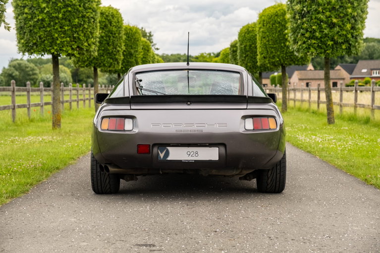 Porsche 928 S