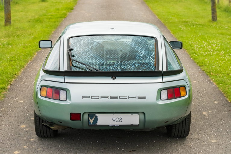 Porsche 928 S