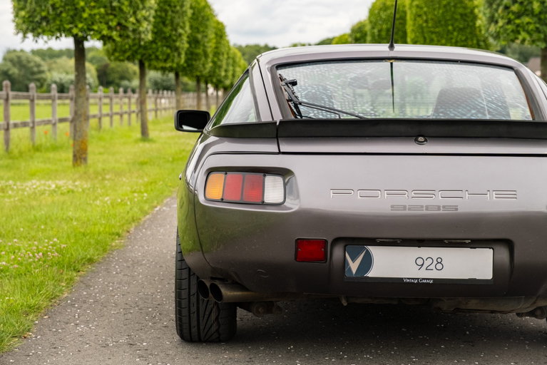 Porsche 928 S