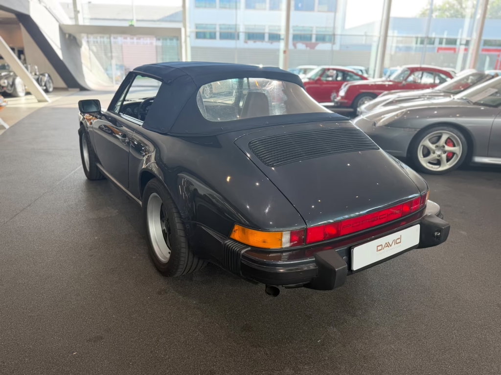 Porsche 911 Carrera 3.2