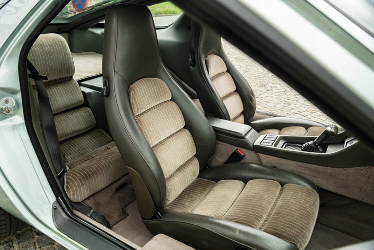 Porsche 928 S