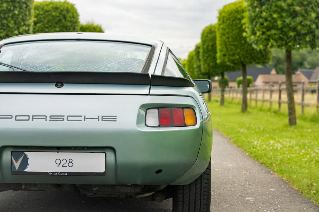 Porsche 928 S