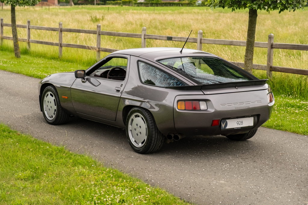 Porsche 928 S
