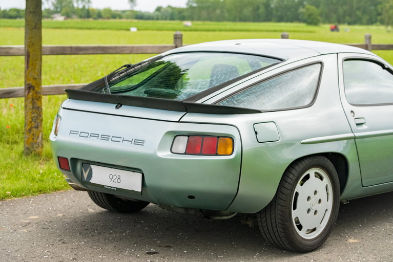 Porsche 928 S