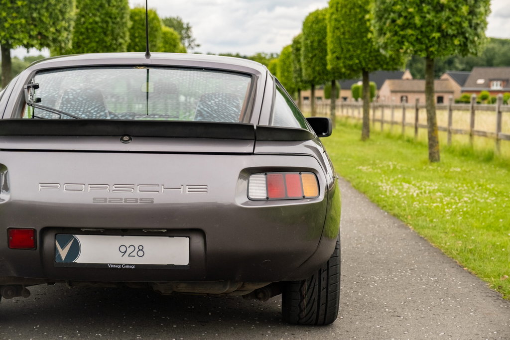 Porsche 928 S