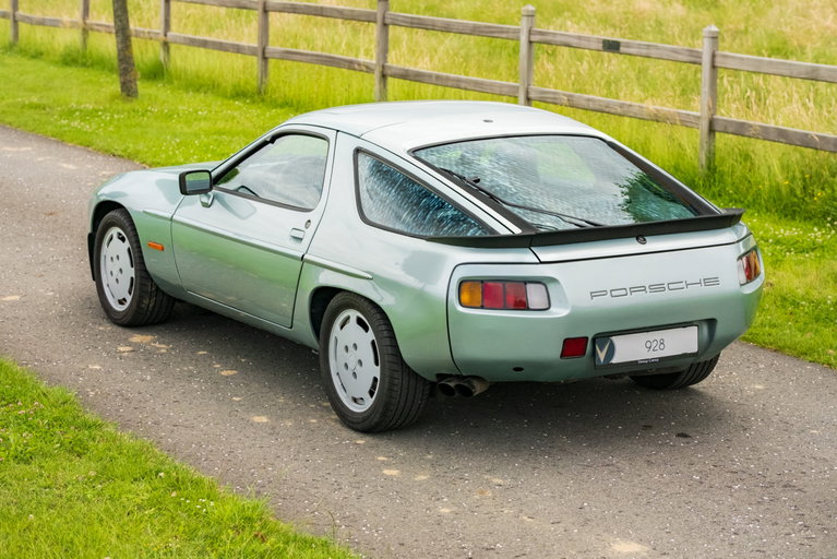 Porsche 928 S