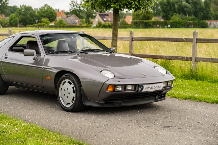 Porsche 928 S