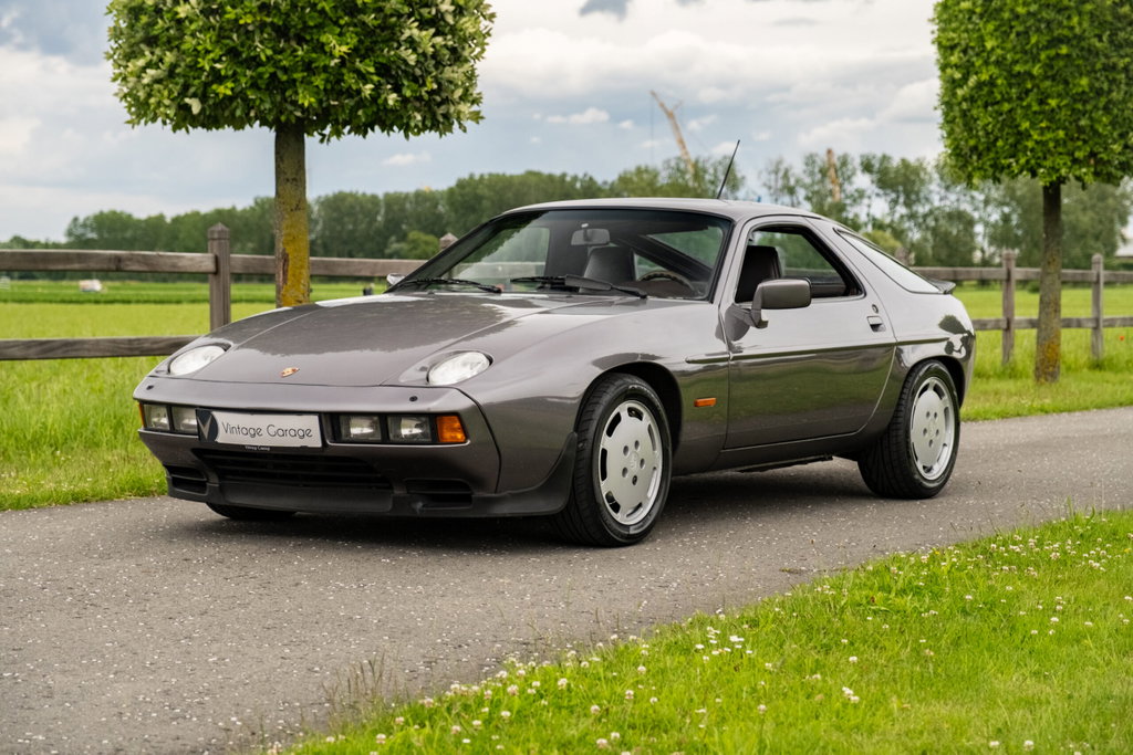 Porsche 928 S