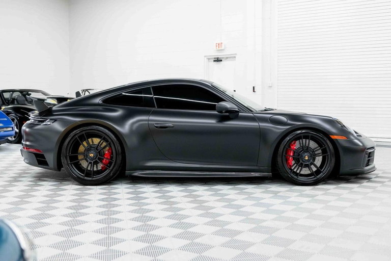 Porsche 992 Carrera GTS