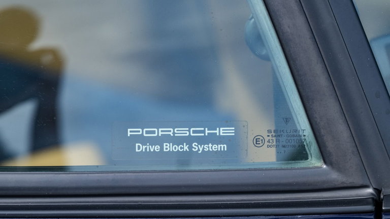 Porsche 993 Carrera 4S