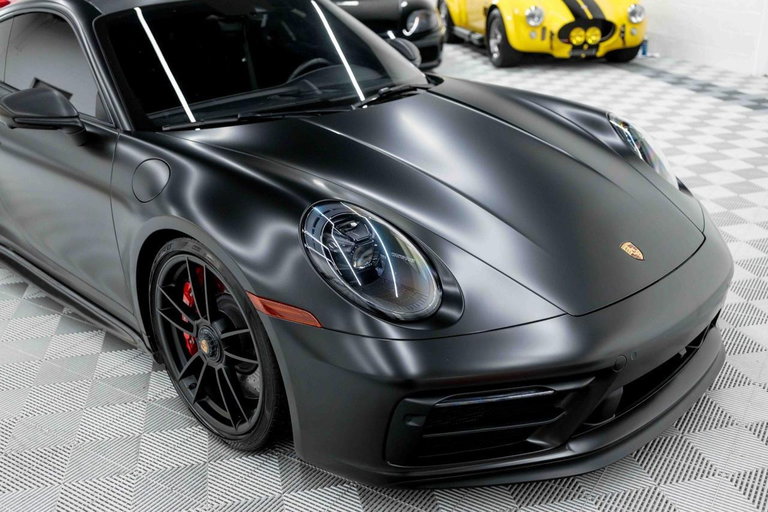 Porsche 992 Carrera GTS