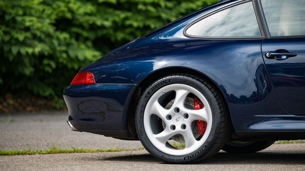 Porsche 993 Carrera 4S