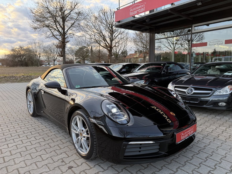 Porsche 992 Carrera 4