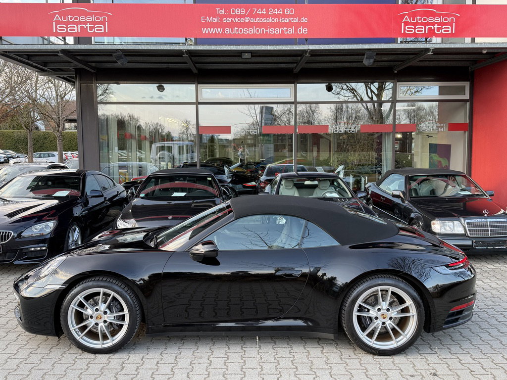 Porsche 992 Carrera 4