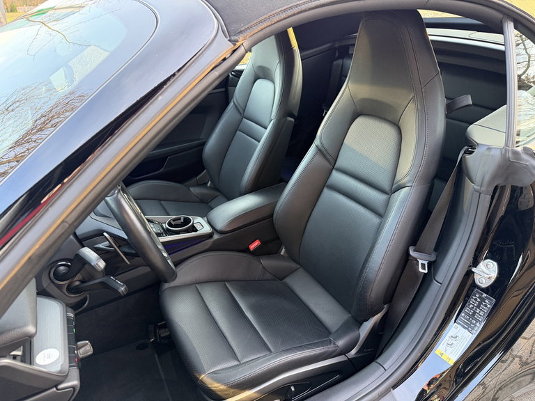 Porsche 992 Carrera 4