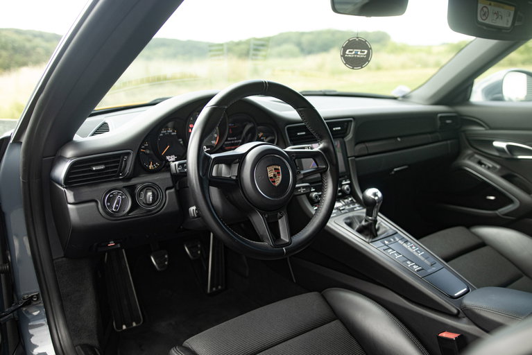 Porsche 991.2 GT3 Touring