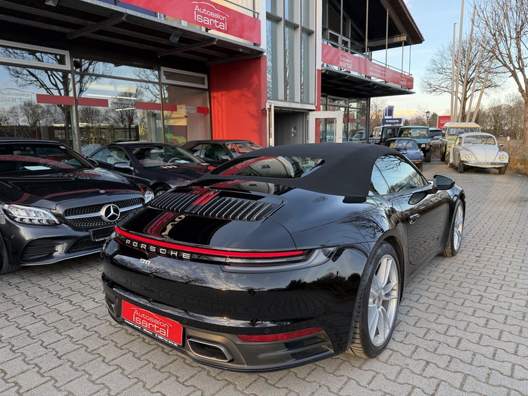 Porsche 992 Carrera 4