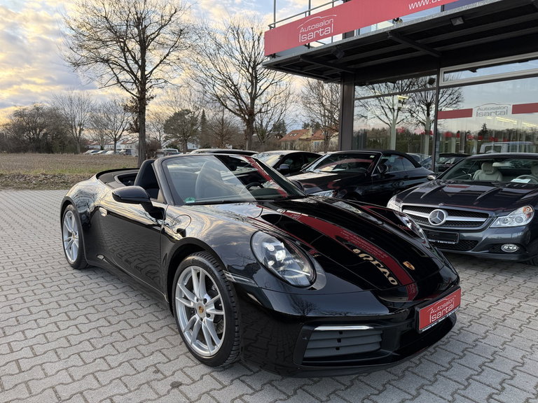 Porsche 992 Carrera 4