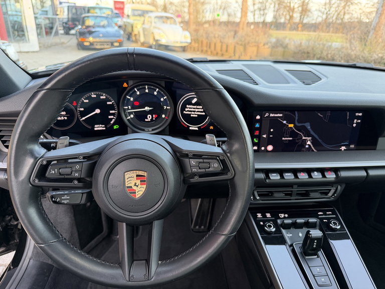 Porsche 992 Carrera 4