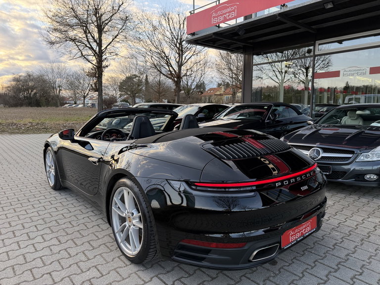 Porsche 992 Carrera 4