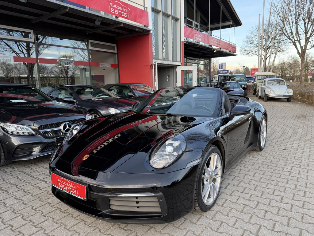Porsche 992 Carrera 4