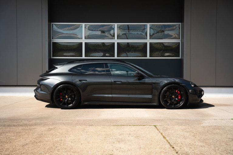 Porsche Taycan GTS Sport Turismo