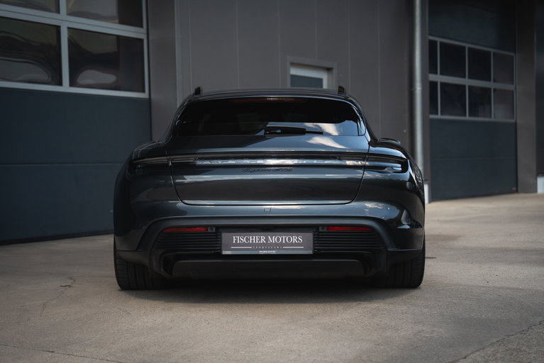 Porsche Taycan GTS Sport Turismo