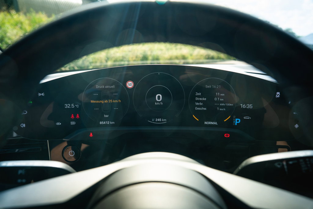 Porsche Taycan GTS Sport Turismo