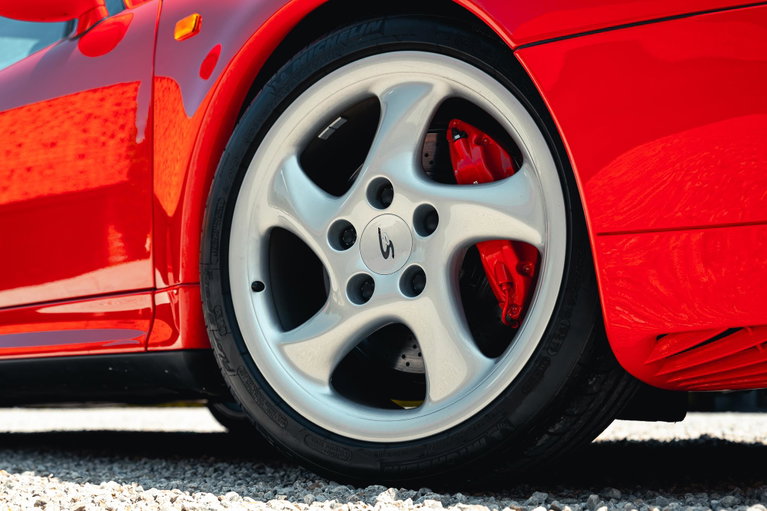 Porsche 993 Carrera 4S