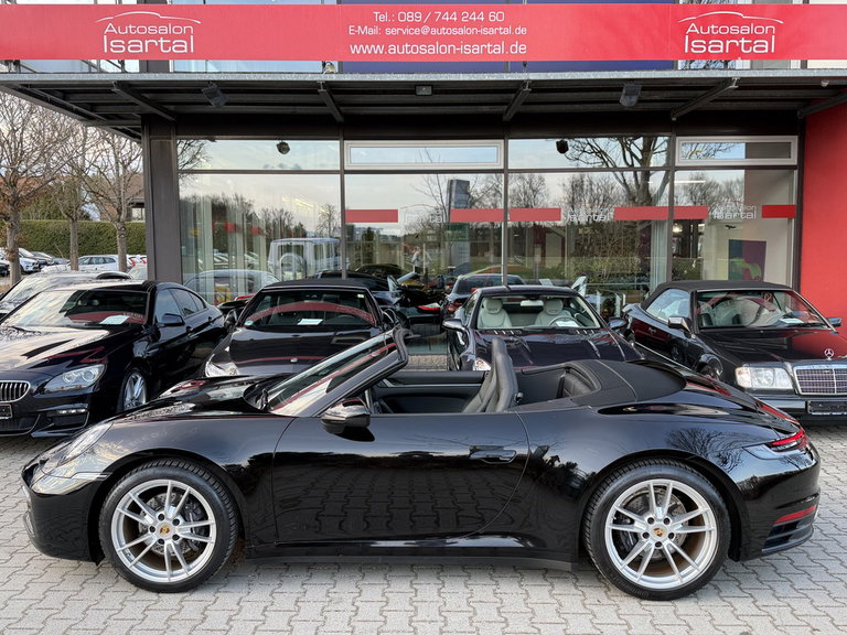 Porsche 992 Carrera 4
