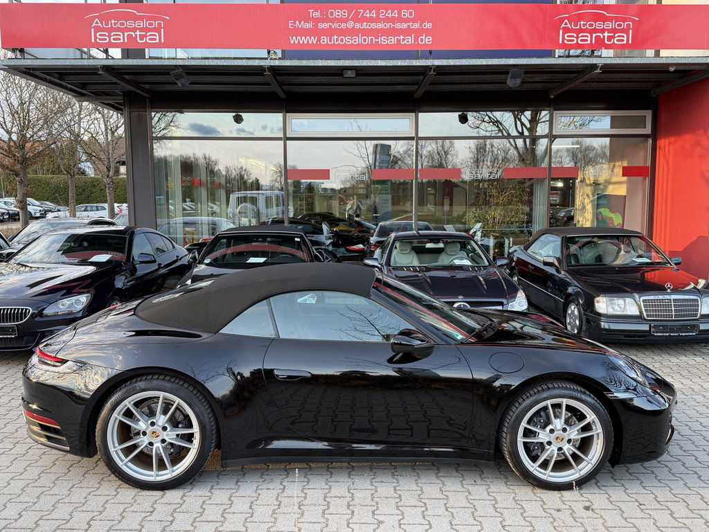 Porsche 992 Carrera 4