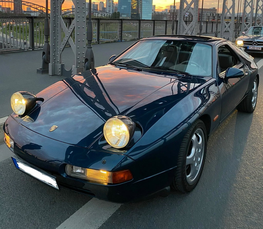 Porsche 928 GTS