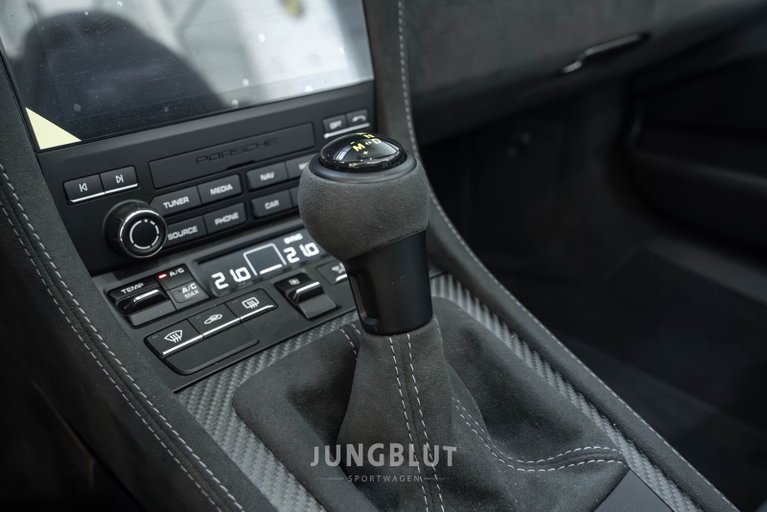 Porsche 718 Spyder RS